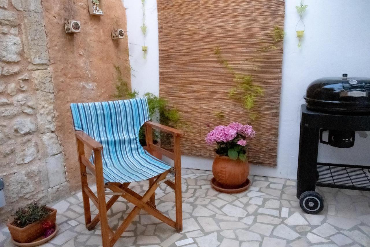 The Venetian Walls 'Central House With Private Courtyard - Charmy & Cheap' Iráclio Exterior foto