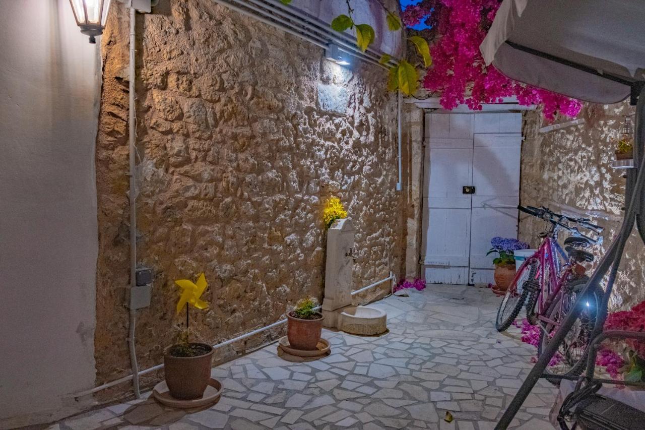 The Venetian Walls 'Central House With Private Courtyard - Charmy & Cheap' Iráclio Exterior foto